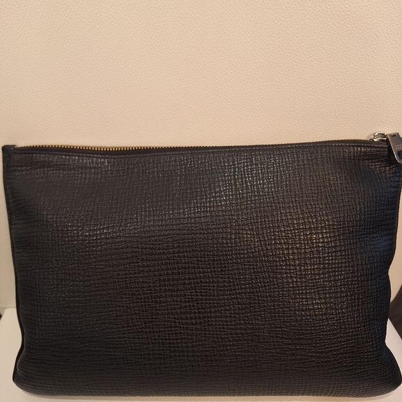 NWOT Dolce & Gabbana Black Leather Family Patch Zip Makeup Bag - Picture 2 of 4